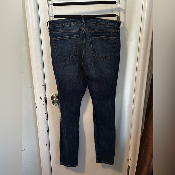 Old navy- mid rise super skinny rockstar jean, distressed knees size 10 Long - Picture 5 of 5